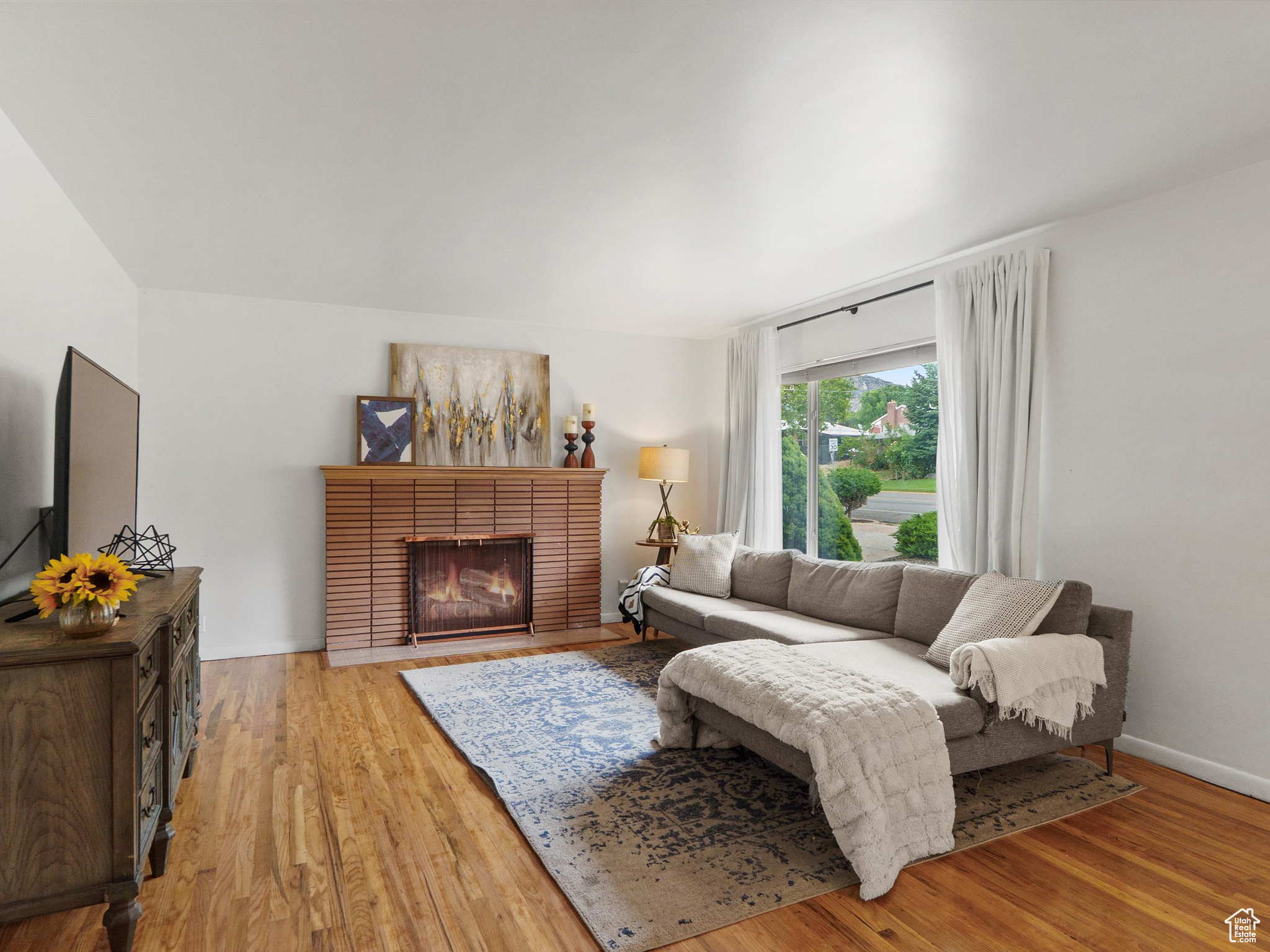 2335 FILLMORE AVE