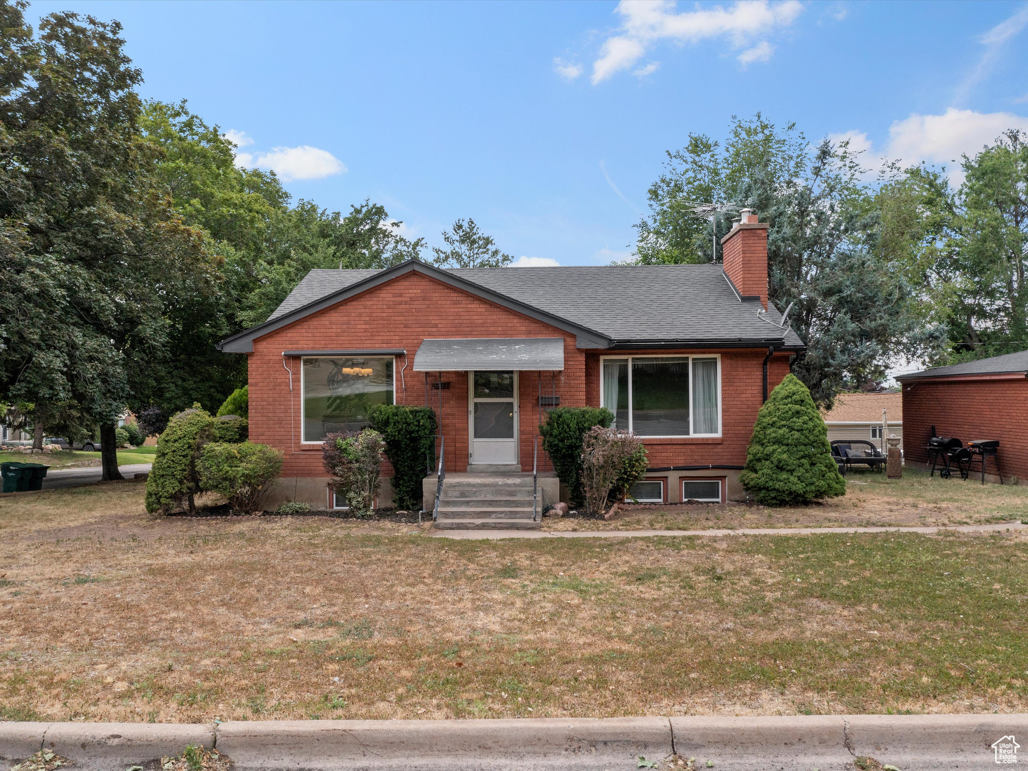 2335 FILLMORE AVE