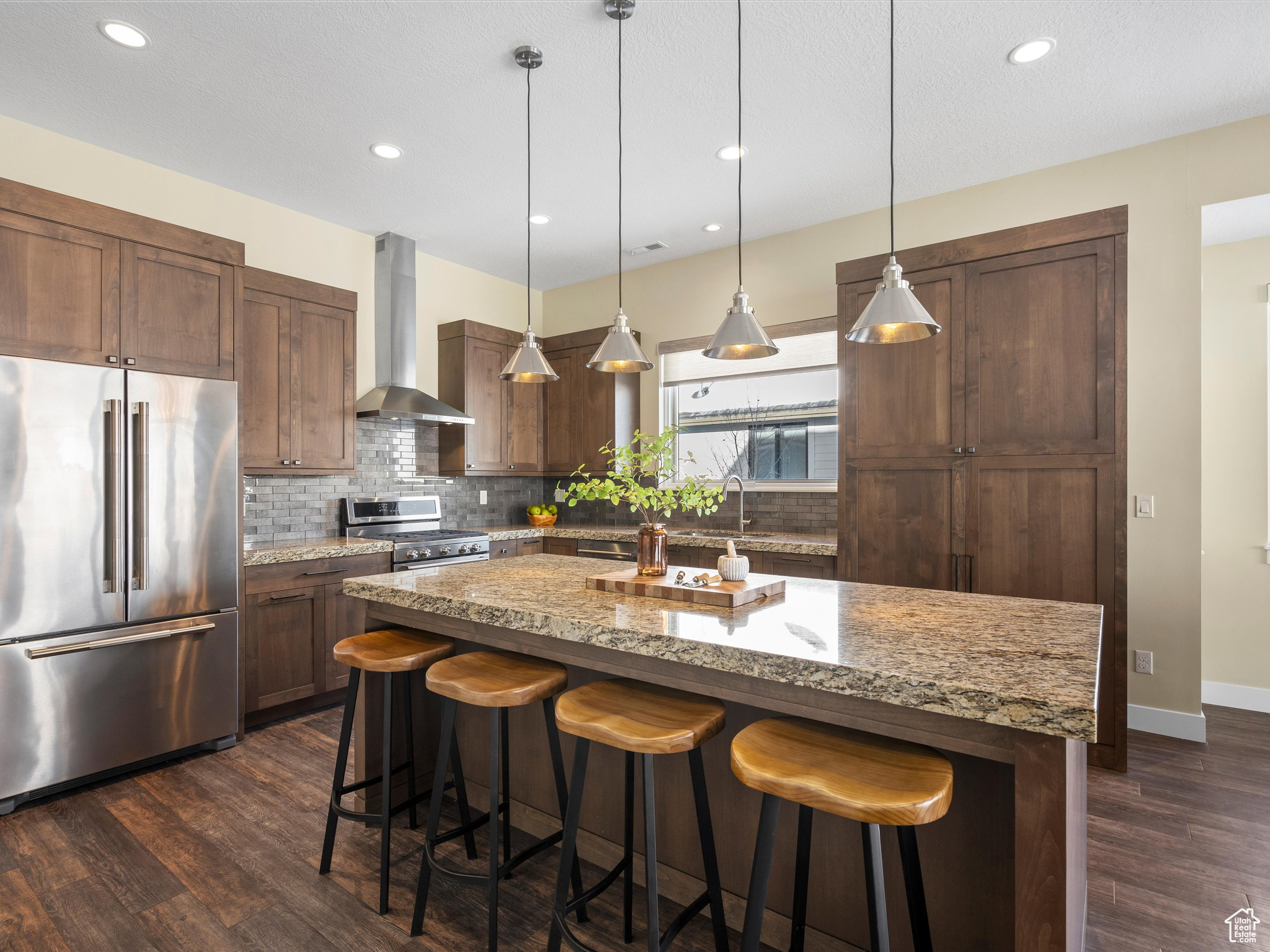 5943 E BIG HORN PKWY