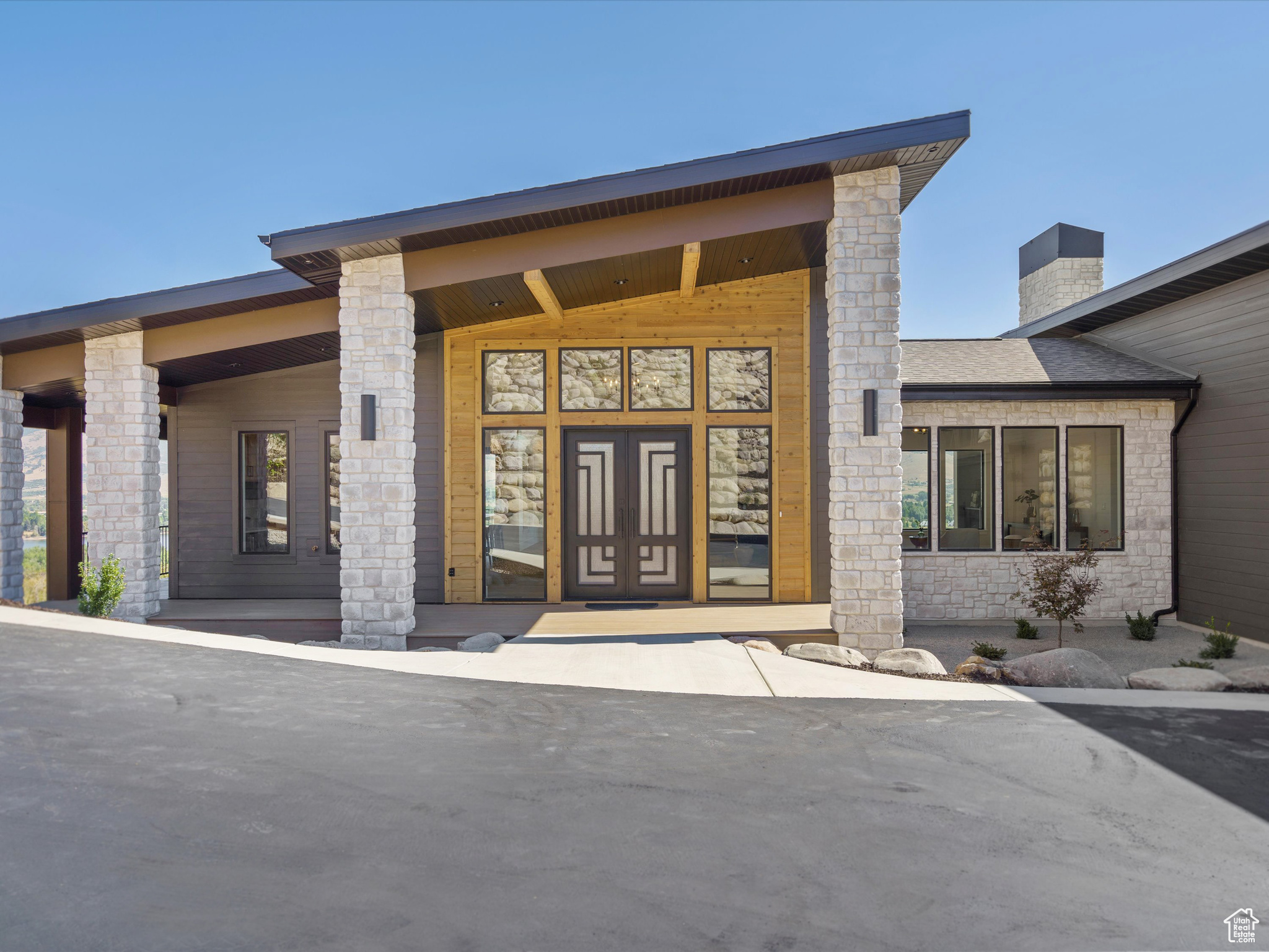 6858 E SUMMIT PEAK CIR