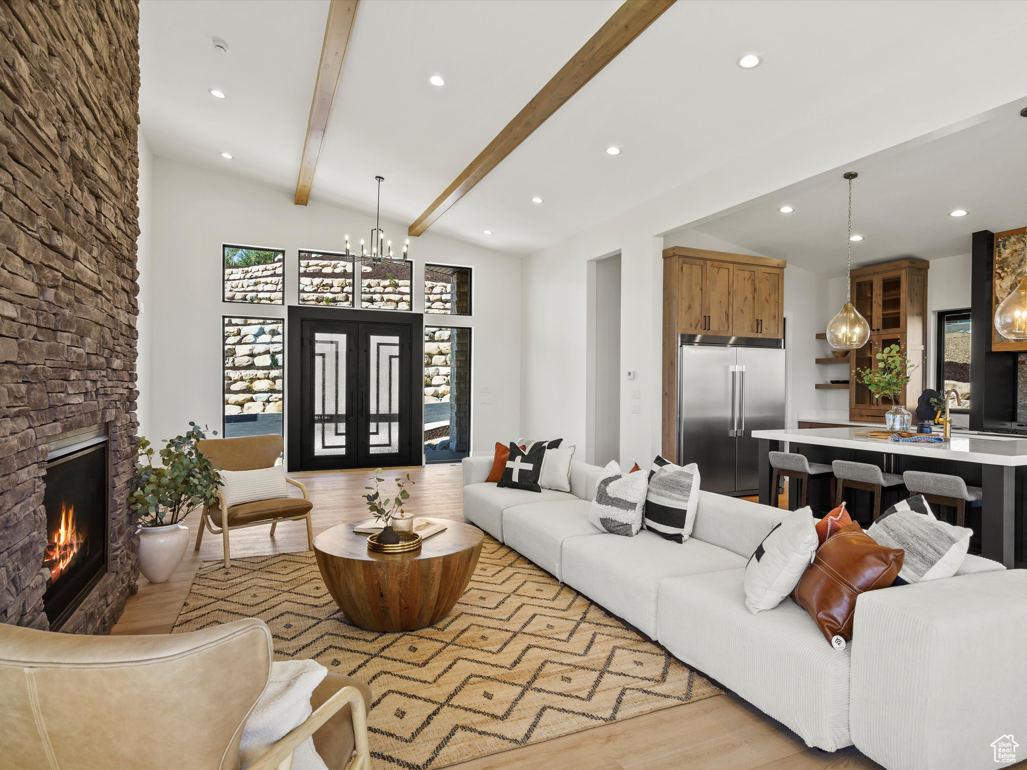 6858 E SUMMIT PEAK CIR