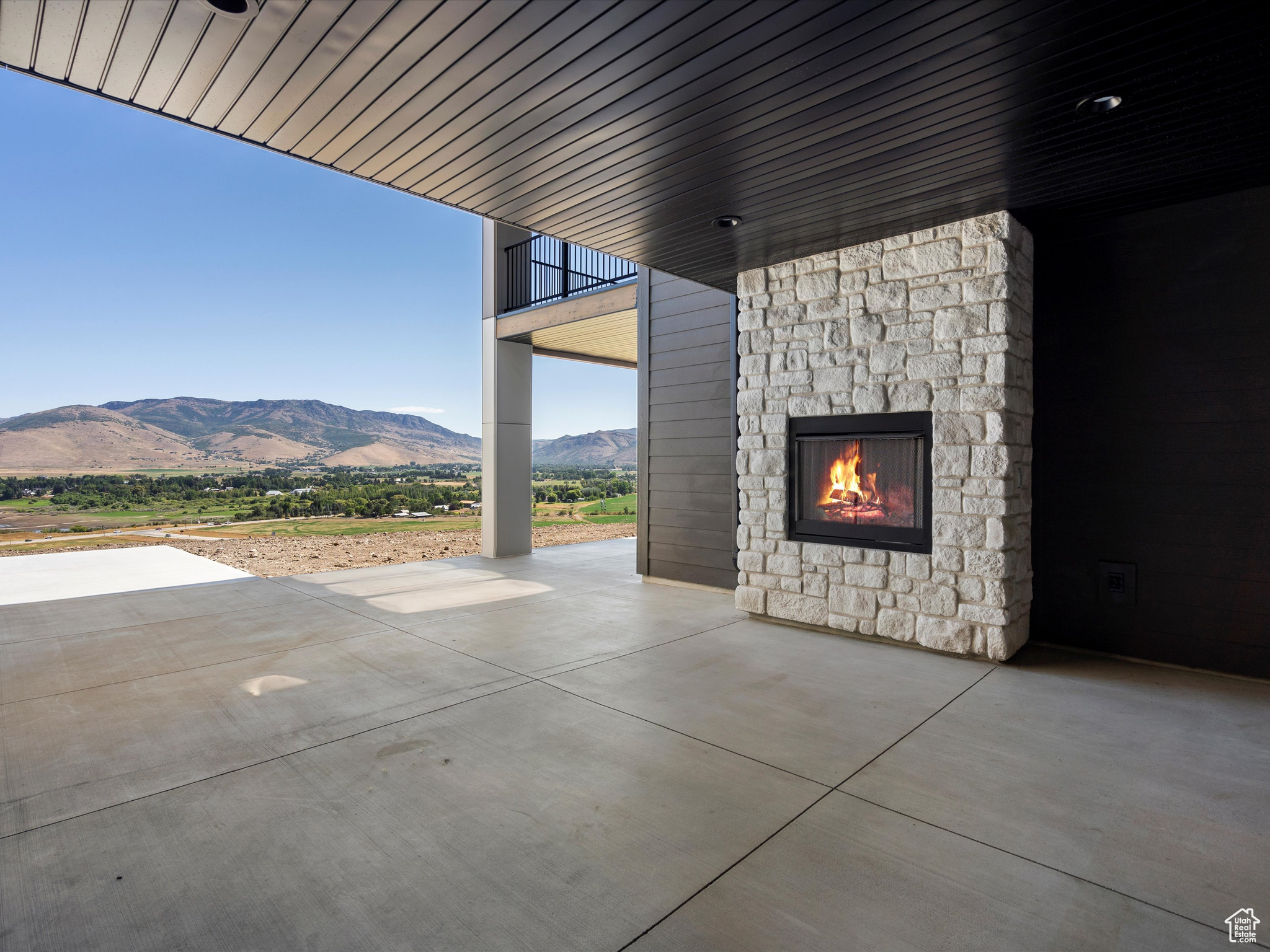6858 E SUMMIT PEAK CIR