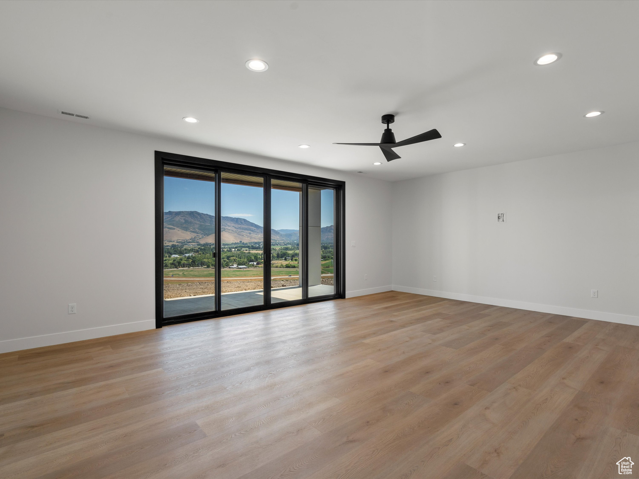 6858 E SUMMIT PEAK CIR