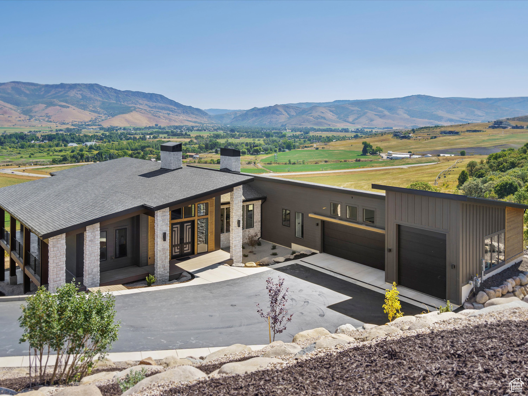 6858 E SUMMIT PEAK CIR