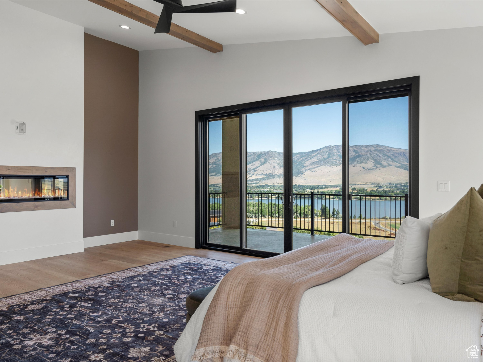 6858 E SUMMIT PEAK CIR
