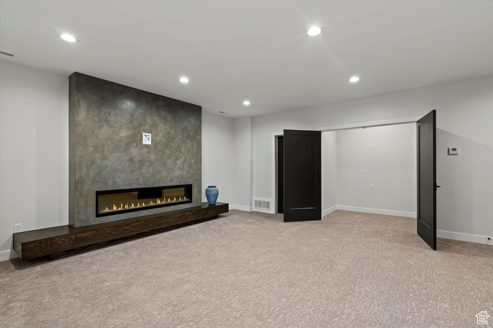 6858 E SUMMIT PEAK CIR