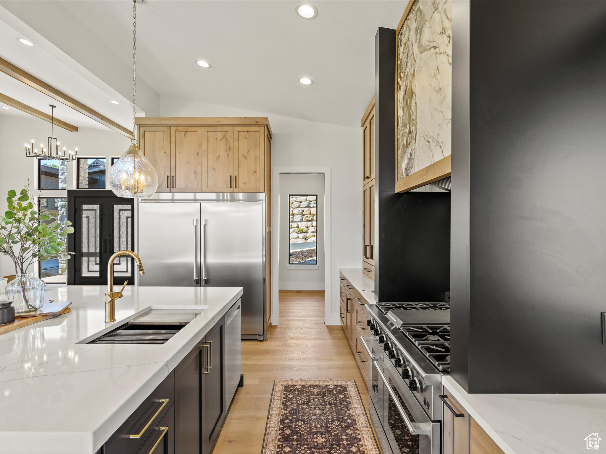 6858 E SUMMIT PEAK CIR