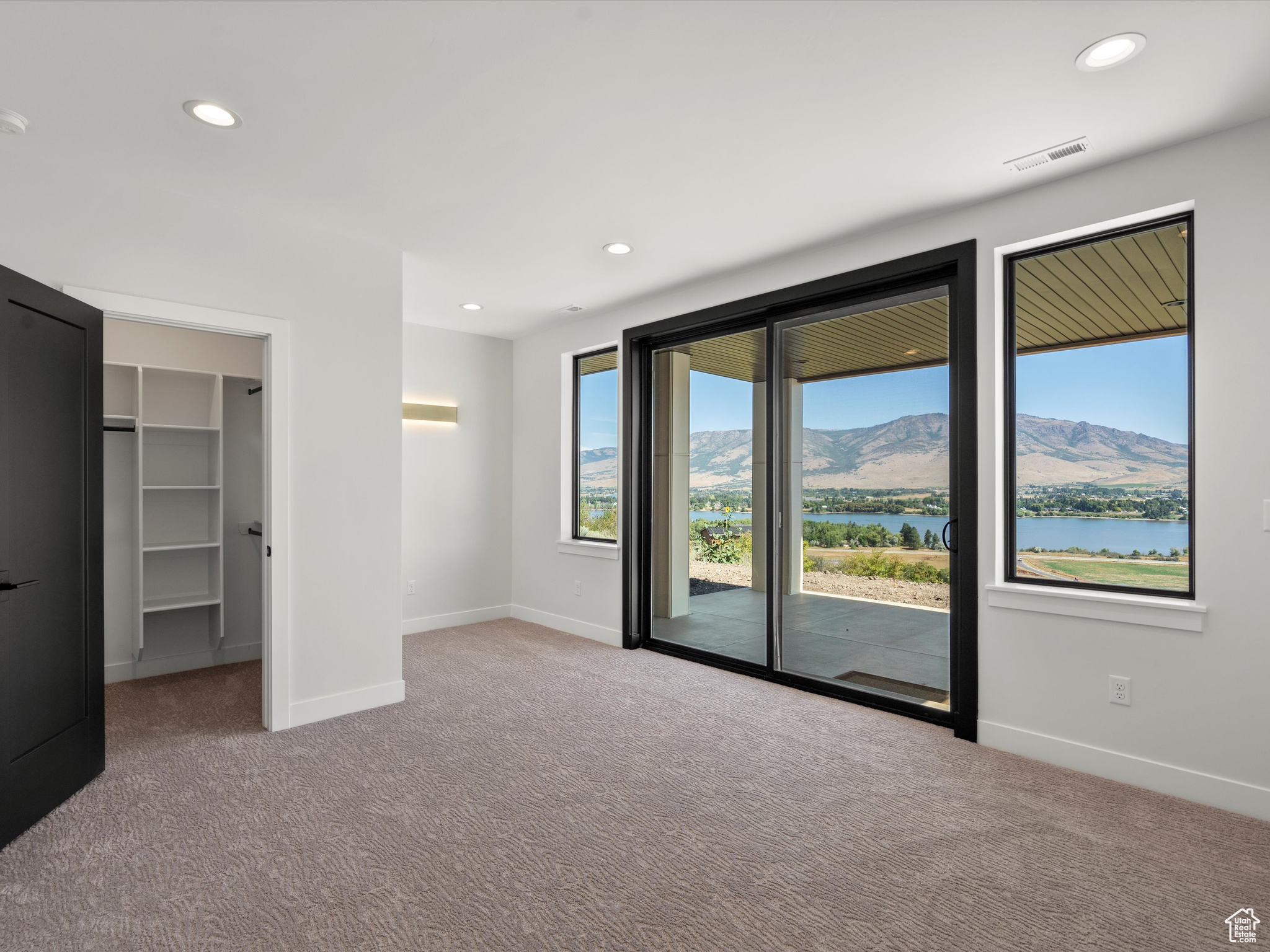 6858 E SUMMIT PEAK CIR