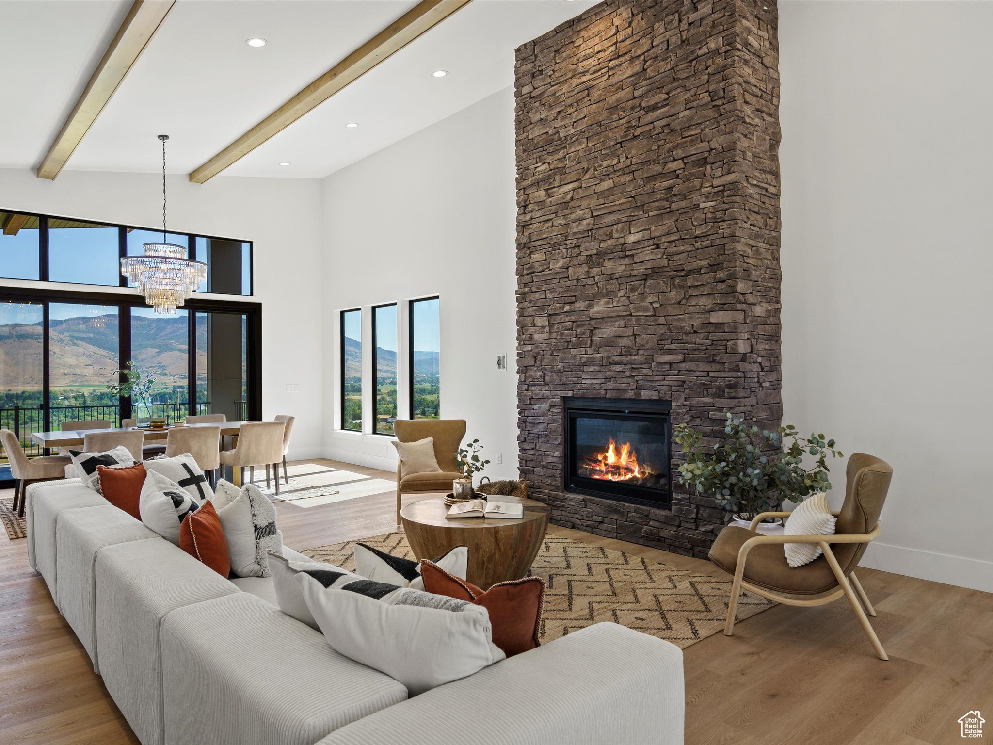 6858 E SUMMIT PEAK CIR