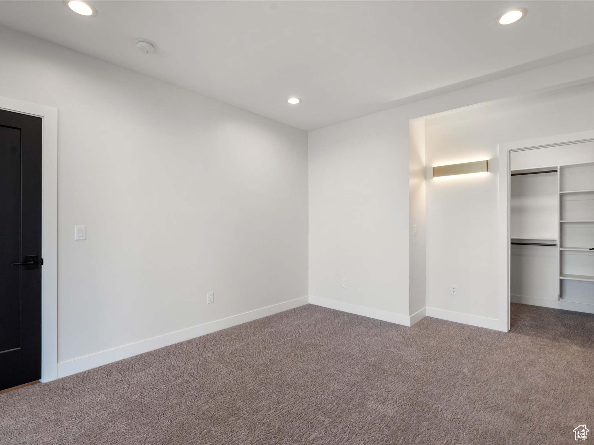 6858 E SUMMIT PEAK CIR