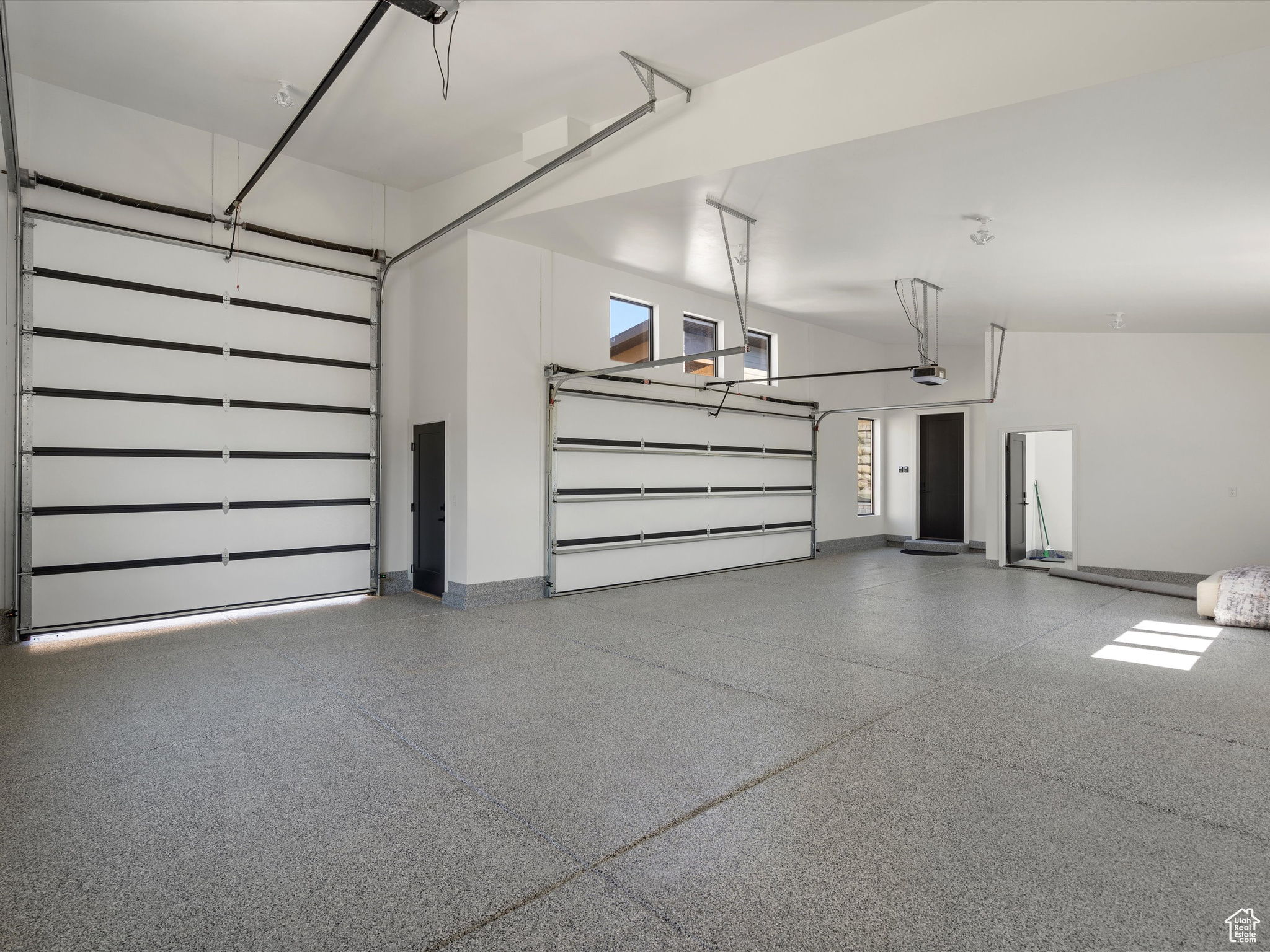 6858 E SUMMIT PEAK CIR