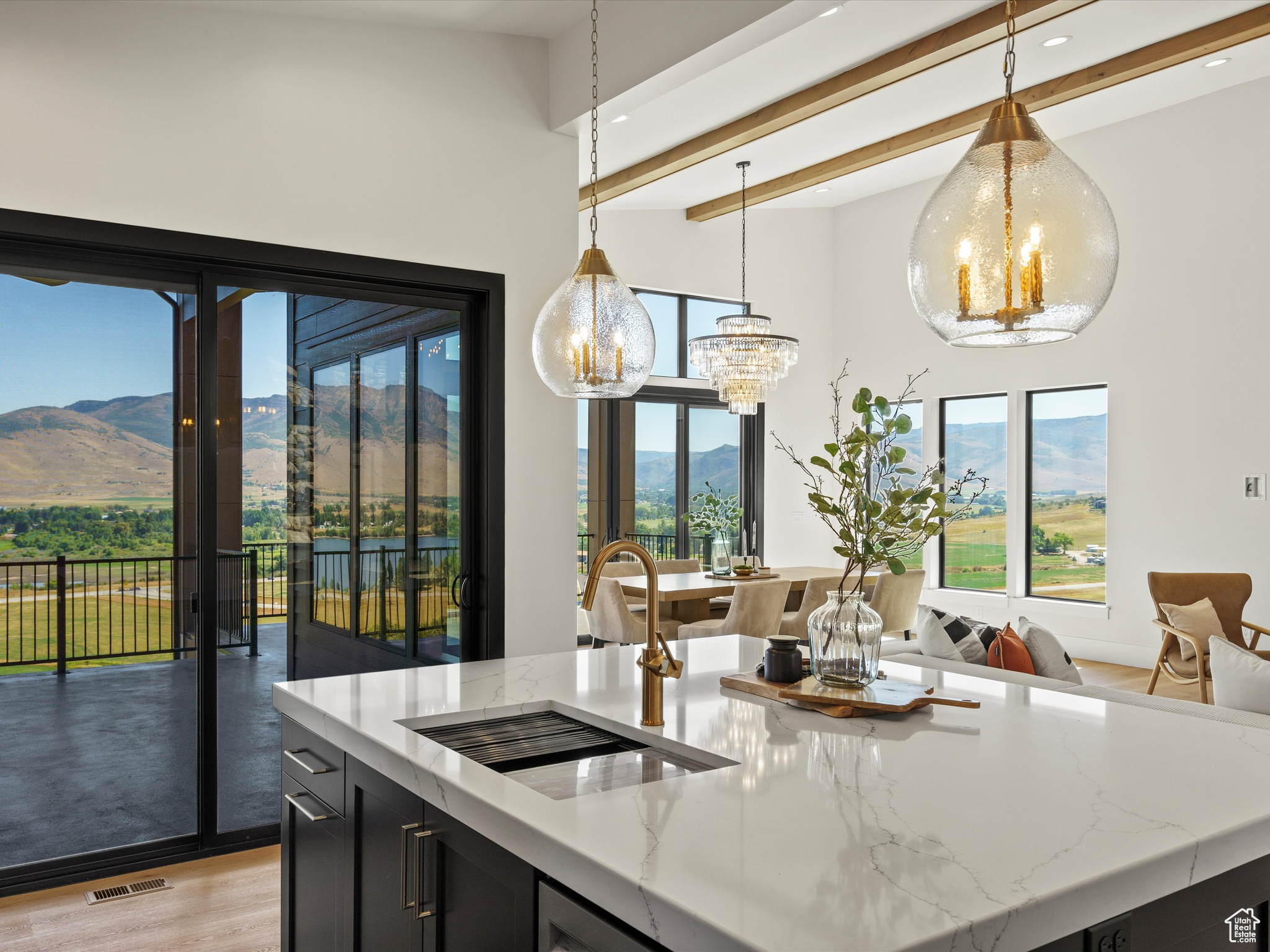 6858 E SUMMIT PEAK CIR