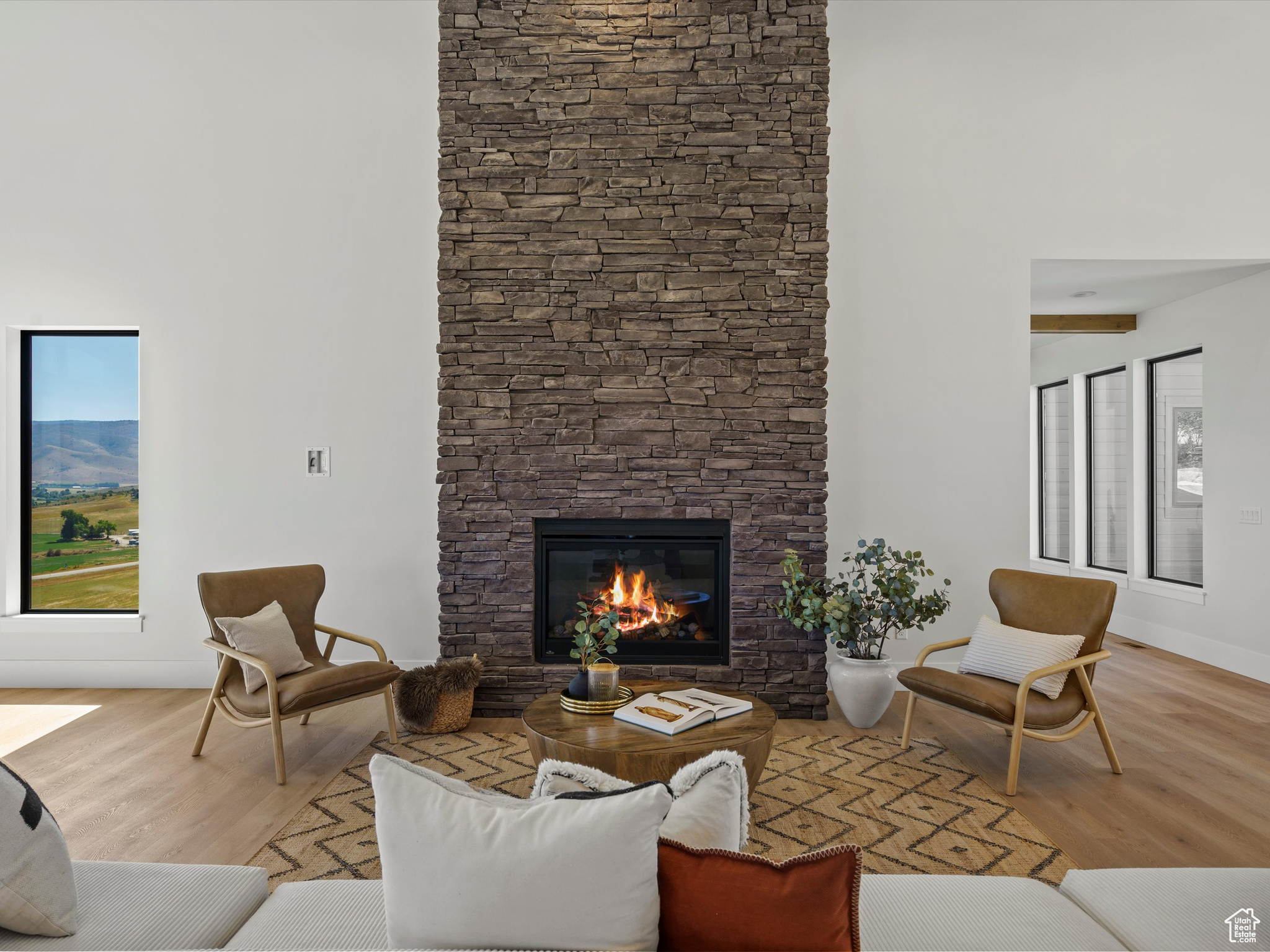 6858 E SUMMIT PEAK CIR