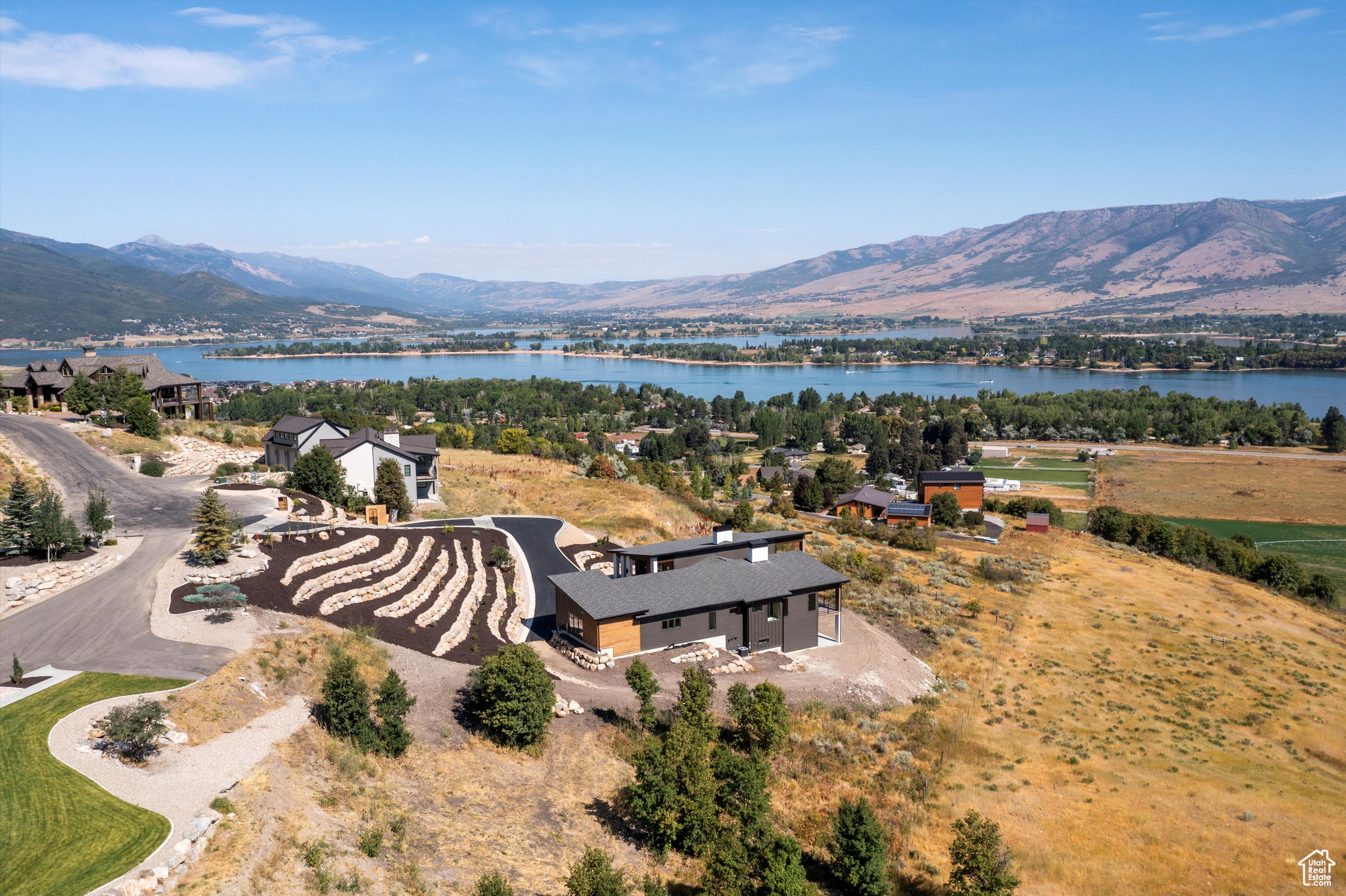 6858 E SUMMIT PEAK CIR