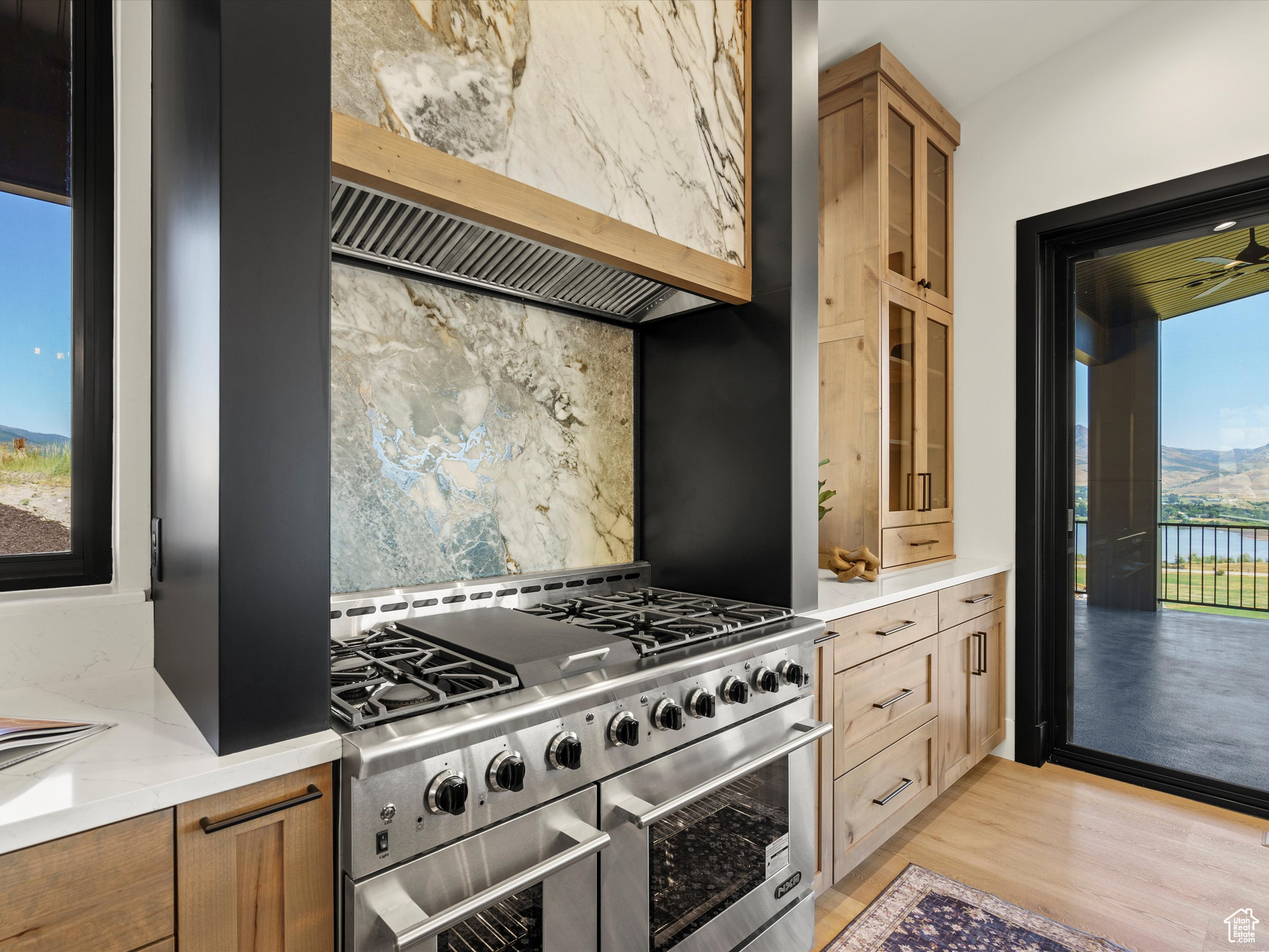 6858 E SUMMIT PEAK CIR