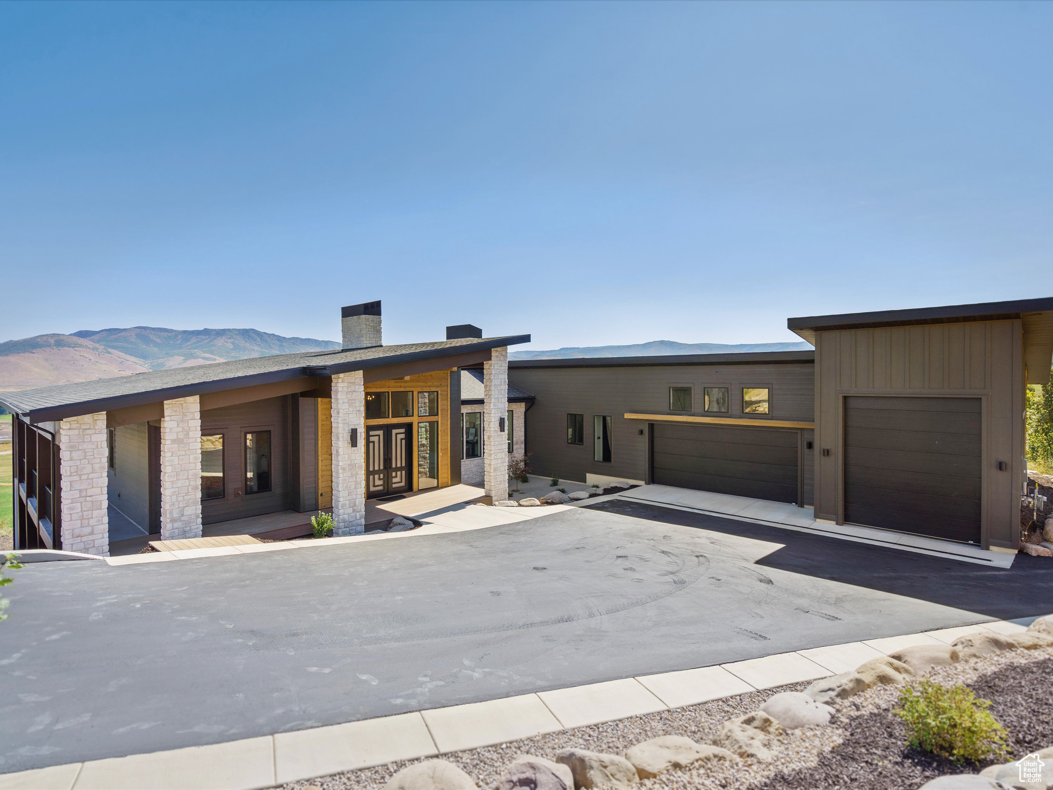 6858 E SUMMIT PEAK CIR