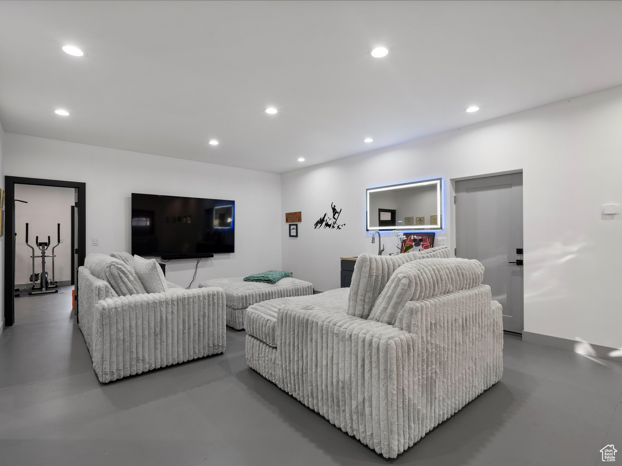 6768 CHAPARRAL DR