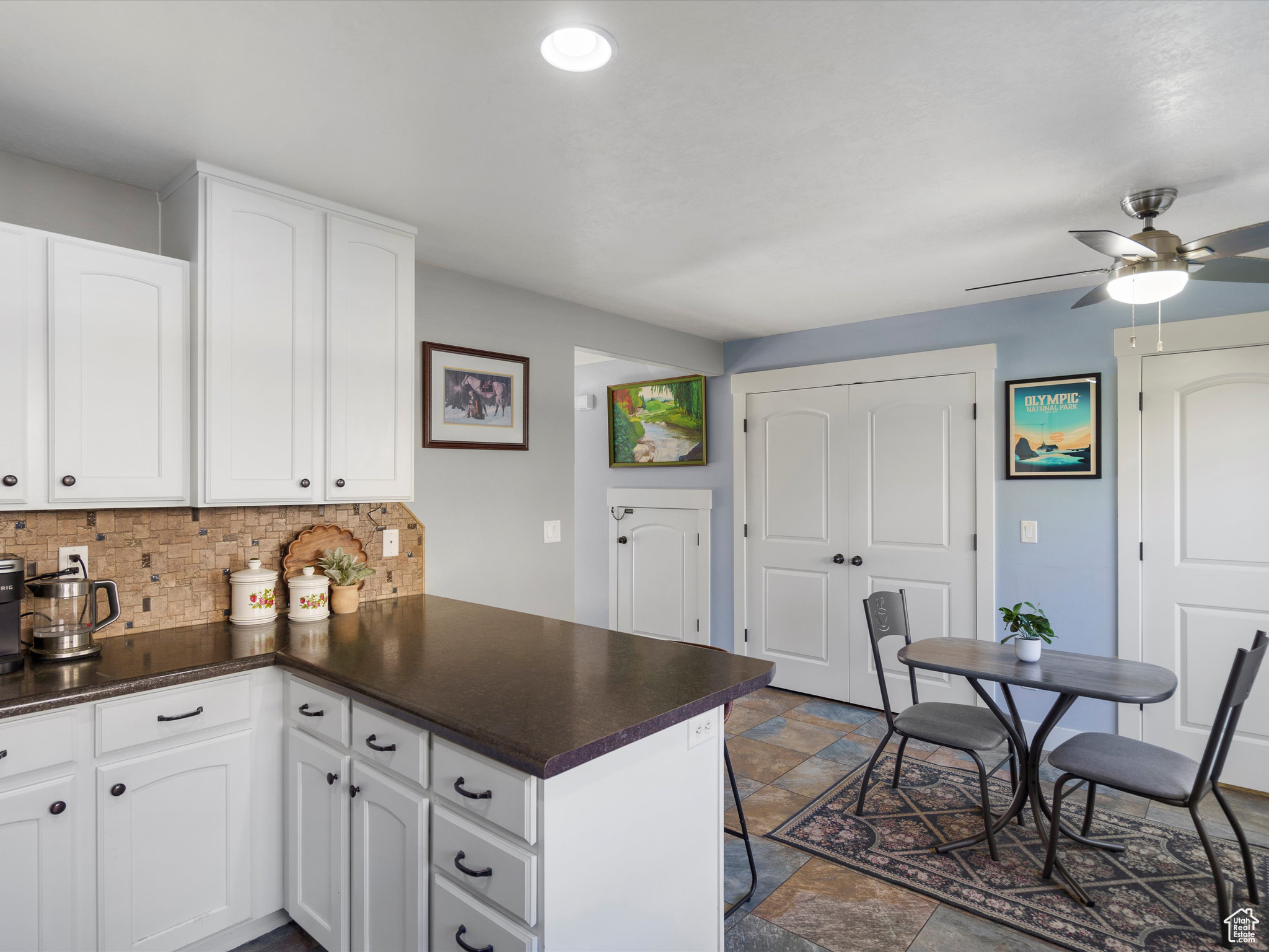2393 WELLINGTON DR