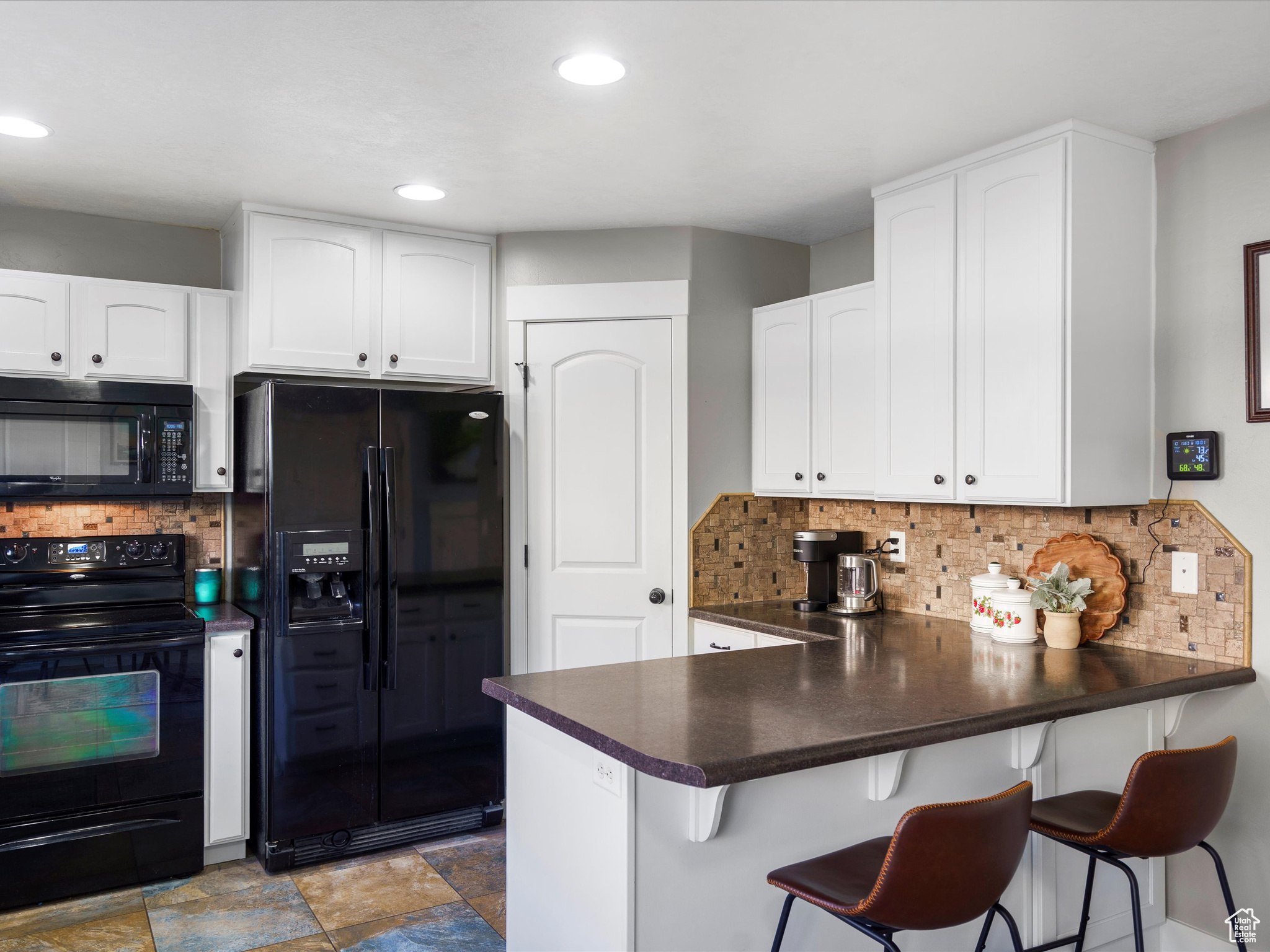 2393 WELLINGTON DR