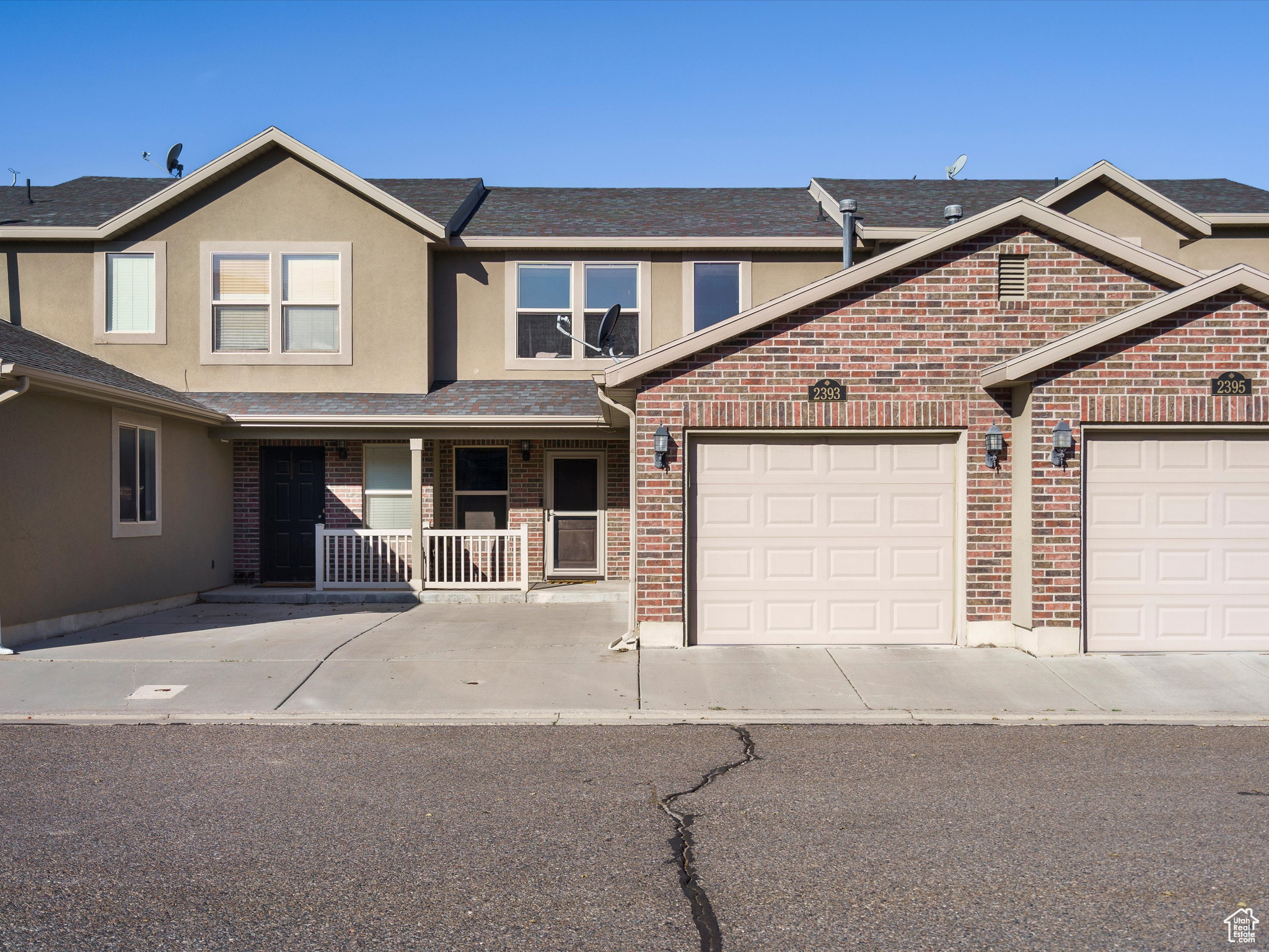 2393 WELLINGTON DR