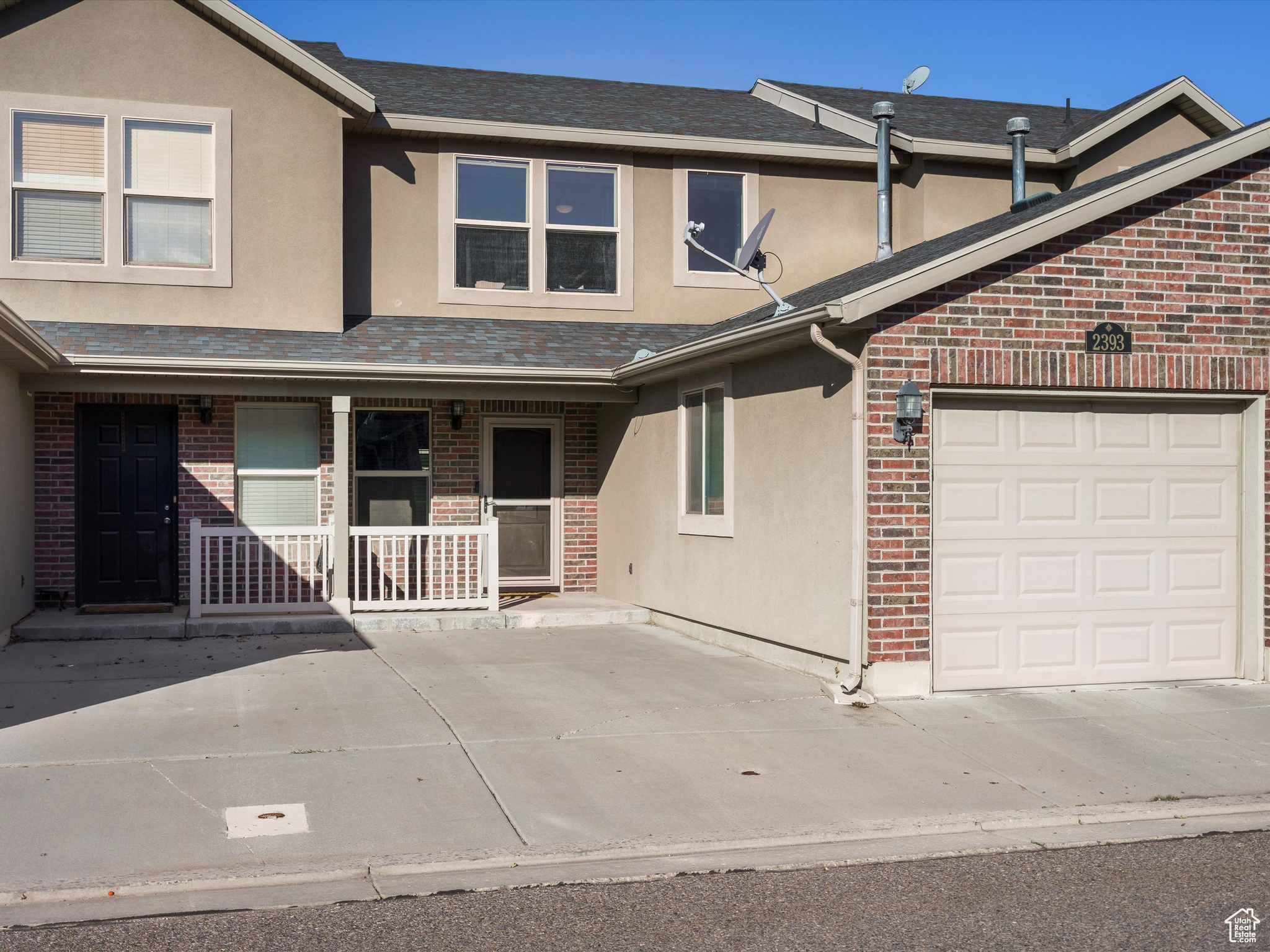 2393 WELLINGTON DR