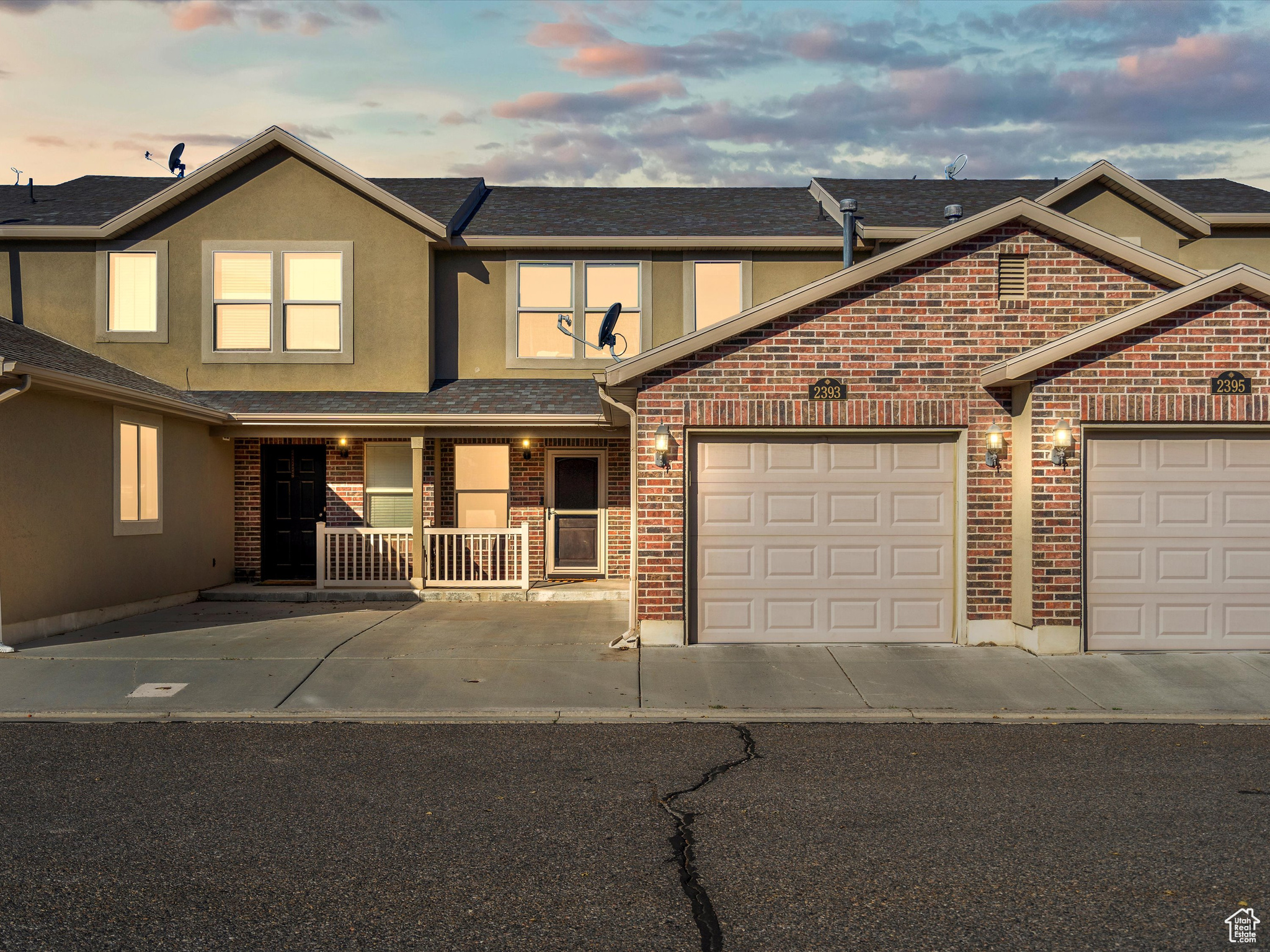 2393 WELLINGTON DR
