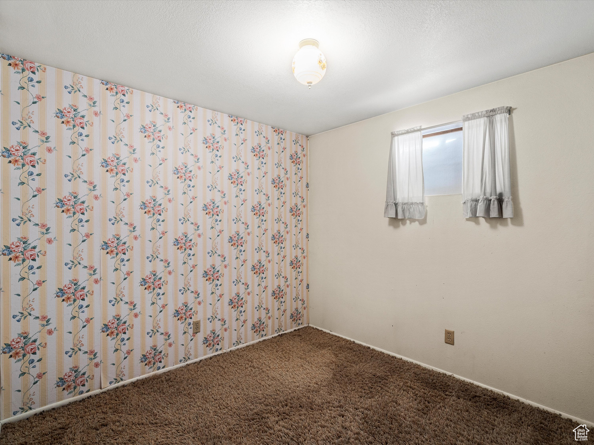 1471 N 400 E