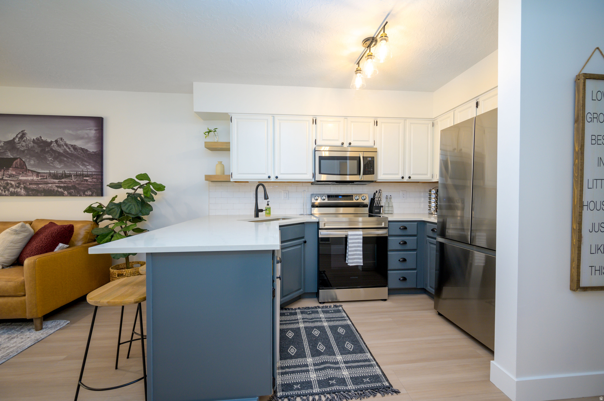 3615 N WOLF LODGE DR #402