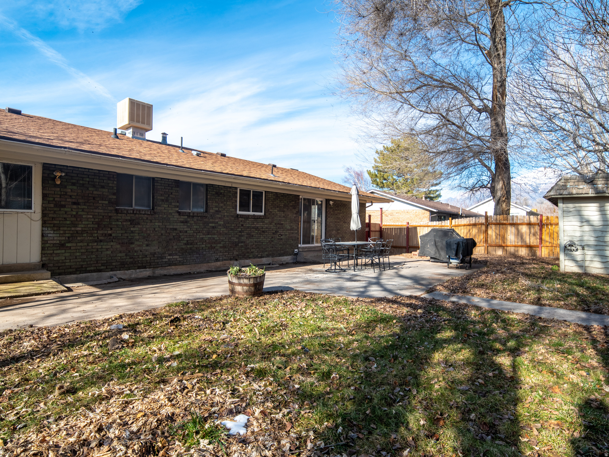 494 N ECCLES AVE