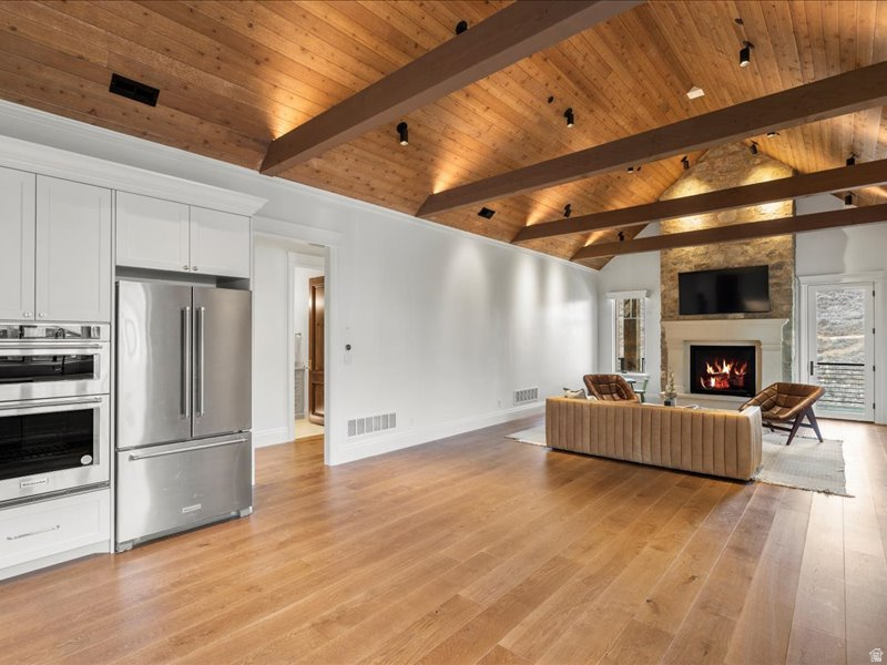 5734 E LEWIS POINT CIR