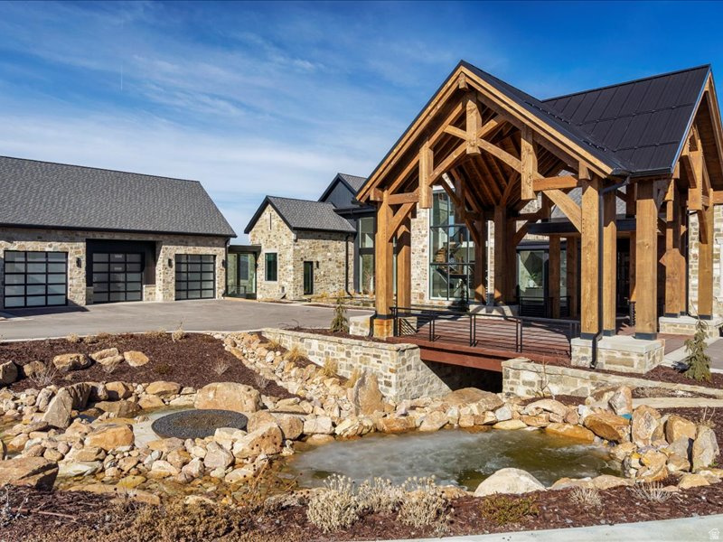 5734 E LEWIS POINT CIR