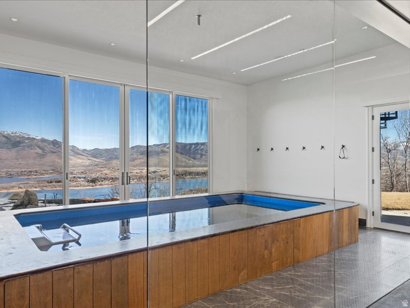 5734 E LEWIS POINT CIR