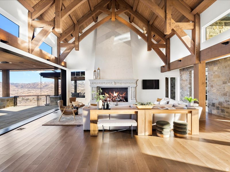 5734 E LEWIS POINT CIR