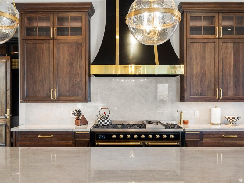 5734 E LEWIS POINT CIR