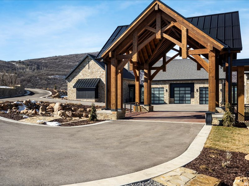 5734 E LEWIS POINT CIR