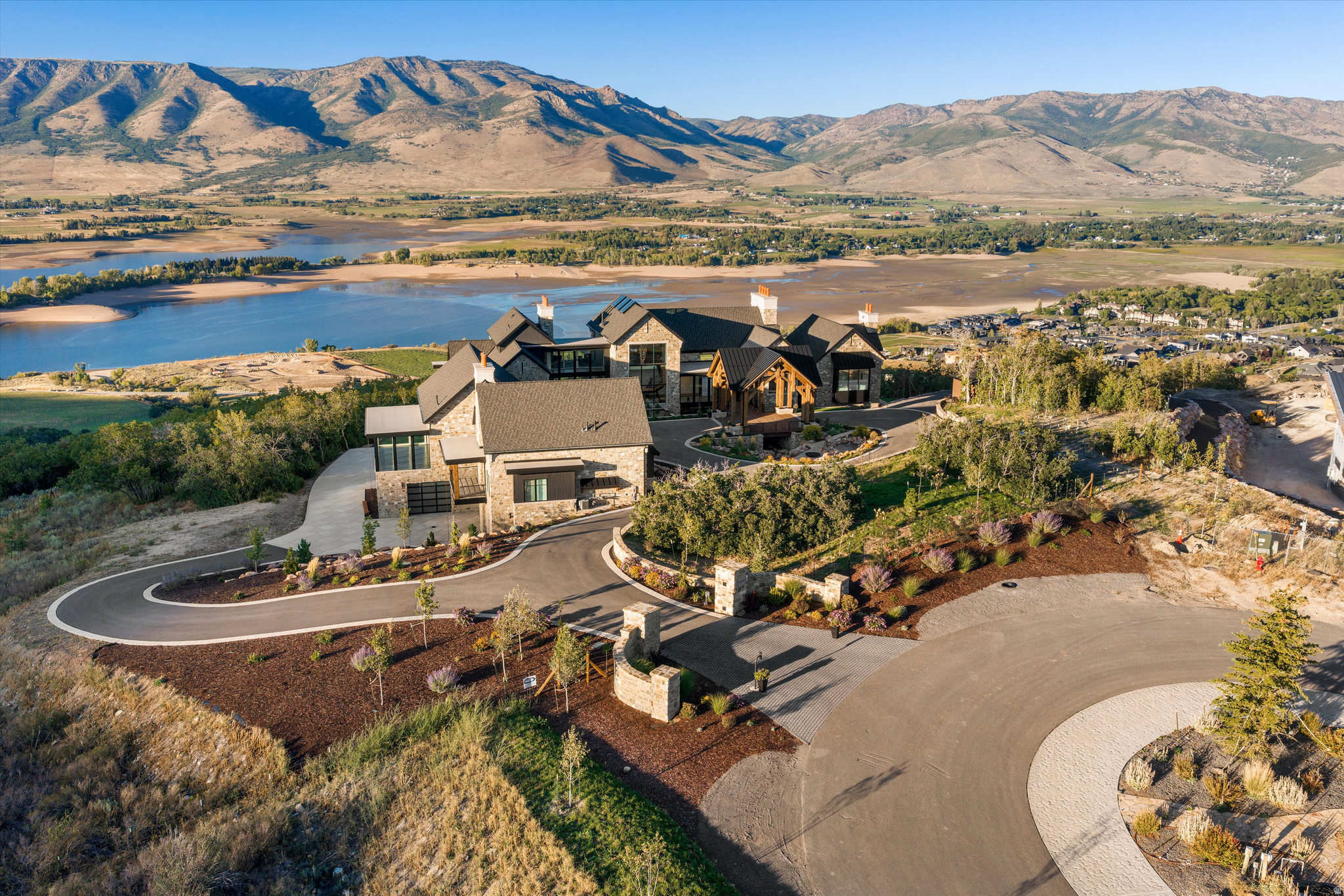 5734 E LEWIS POINT CIR