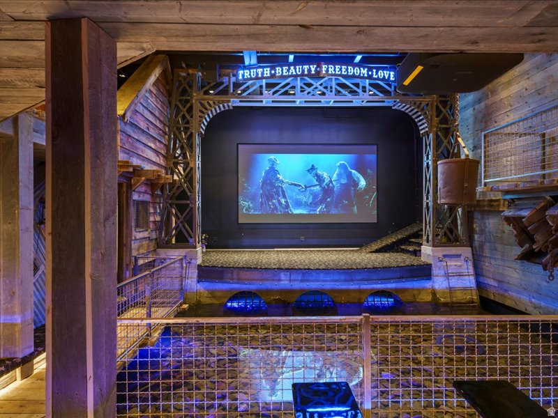 5734 E LEWIS POINT CIR