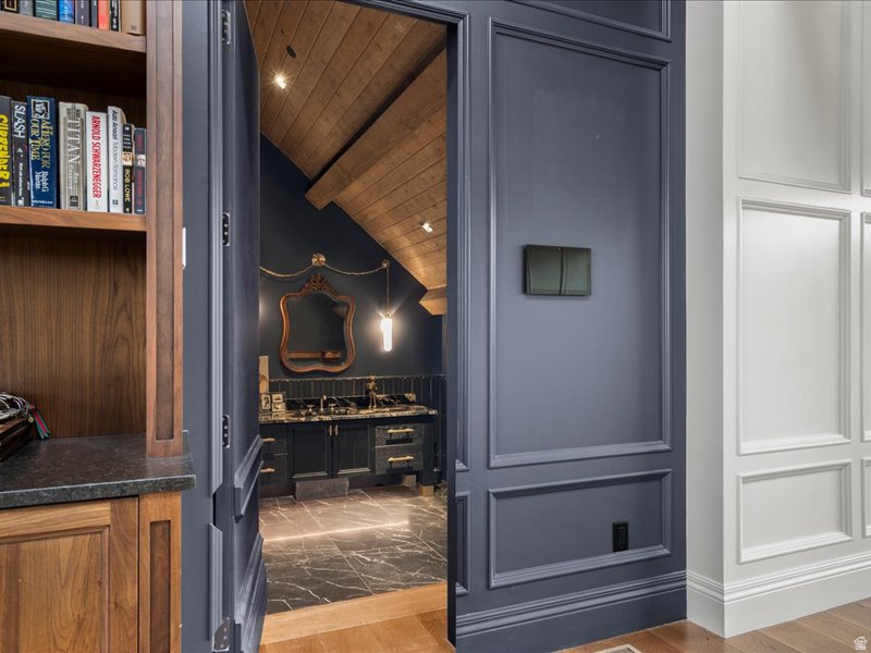 5734 E LEWIS POINT CIR