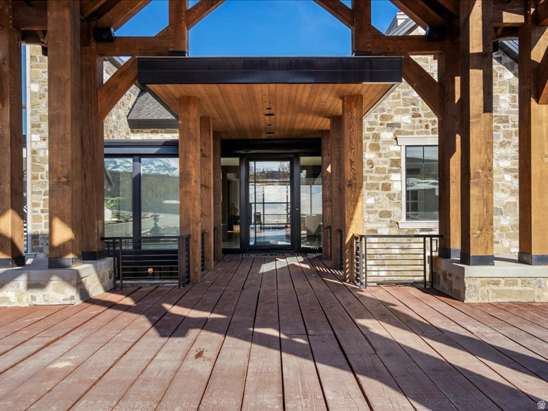 5734 E LEWIS POINT CIR