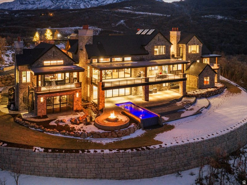 5734 E LEWIS POINT CIR