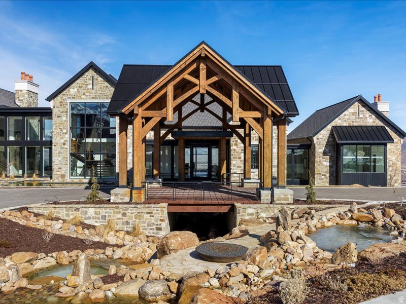 5734 E LEWIS POINT CIR