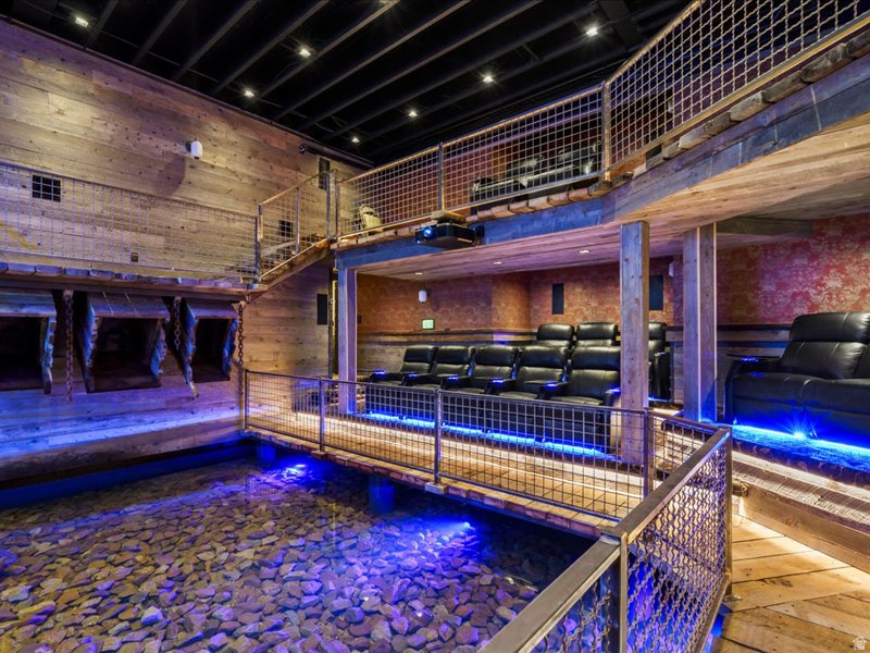 5734 E LEWIS POINT CIR