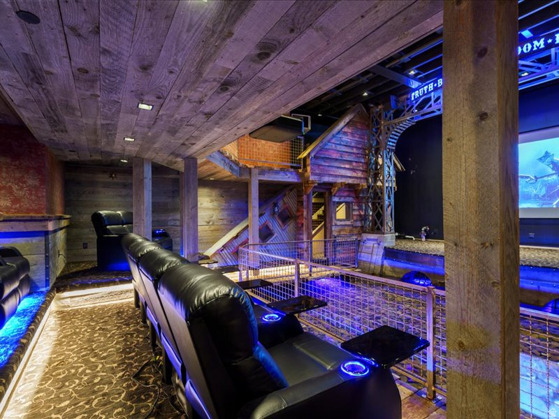 5734 E LEWIS POINT CIR