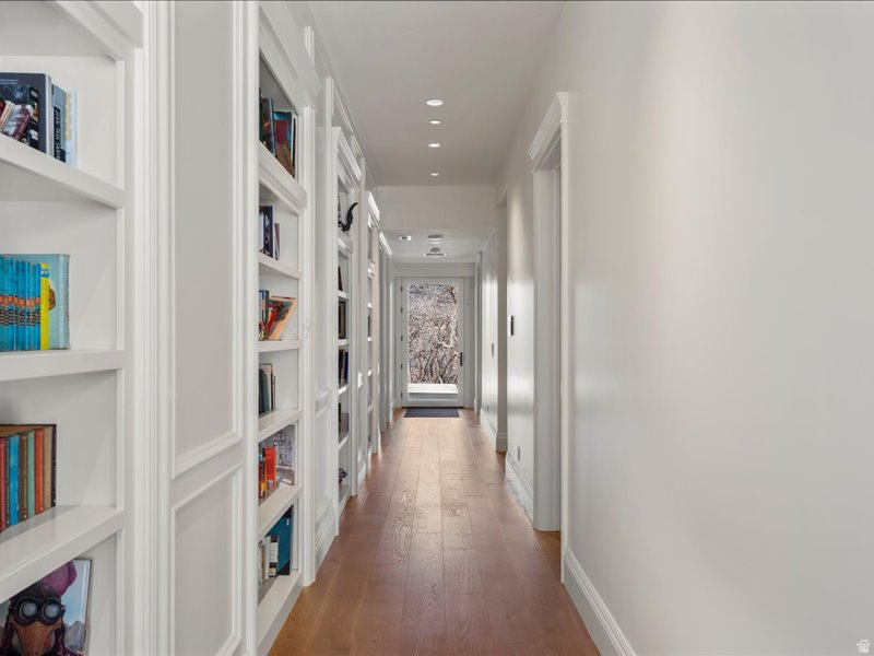 5734 E LEWIS POINT CIR