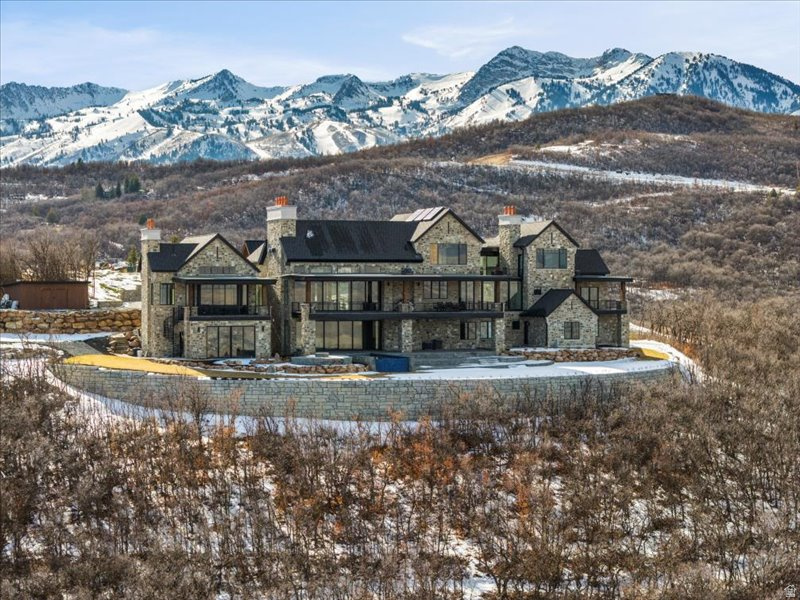 5734 E LEWIS POINT CIR