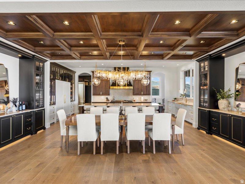 5734 E LEWIS POINT CIR