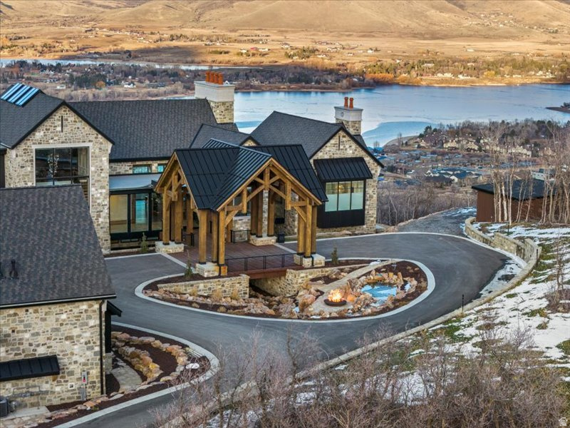 5734 E LEWIS POINT CIR