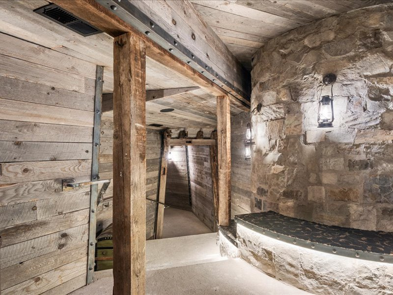 5734 E LEWIS POINT CIR