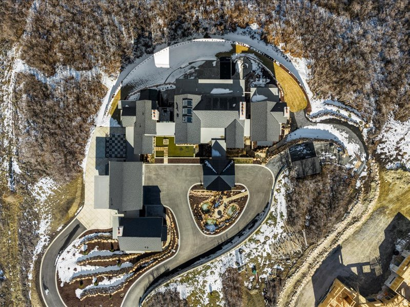 5734 E LEWIS POINT CIR