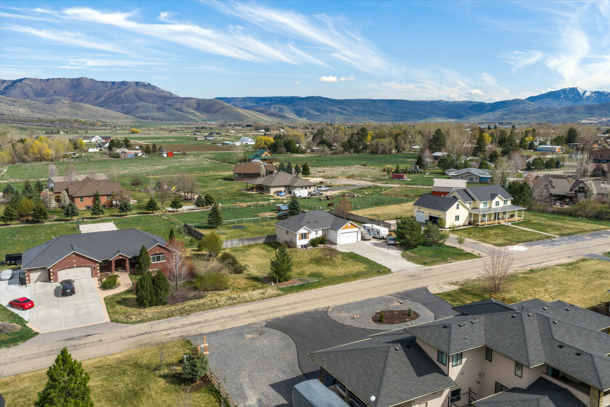 2444 N SIERRA DR